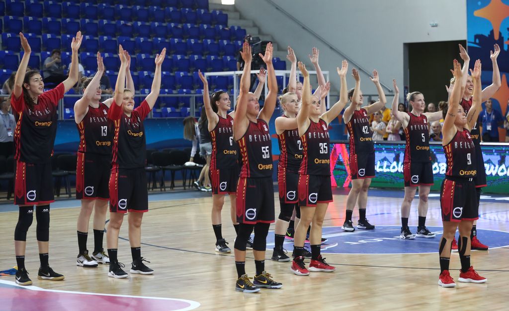 Belgian Cats' players celebrate after winning the first game in the group stage, group D, between Belgian Cats and Russia national team, in Zrenjanin, Serbia, in marge of the group stage of the women EuroBasket basketball European championships, organised in Latvia and Serbia, Thursday 27 June 2019. BELGA PHOTO VIRGINIE LEFOUR