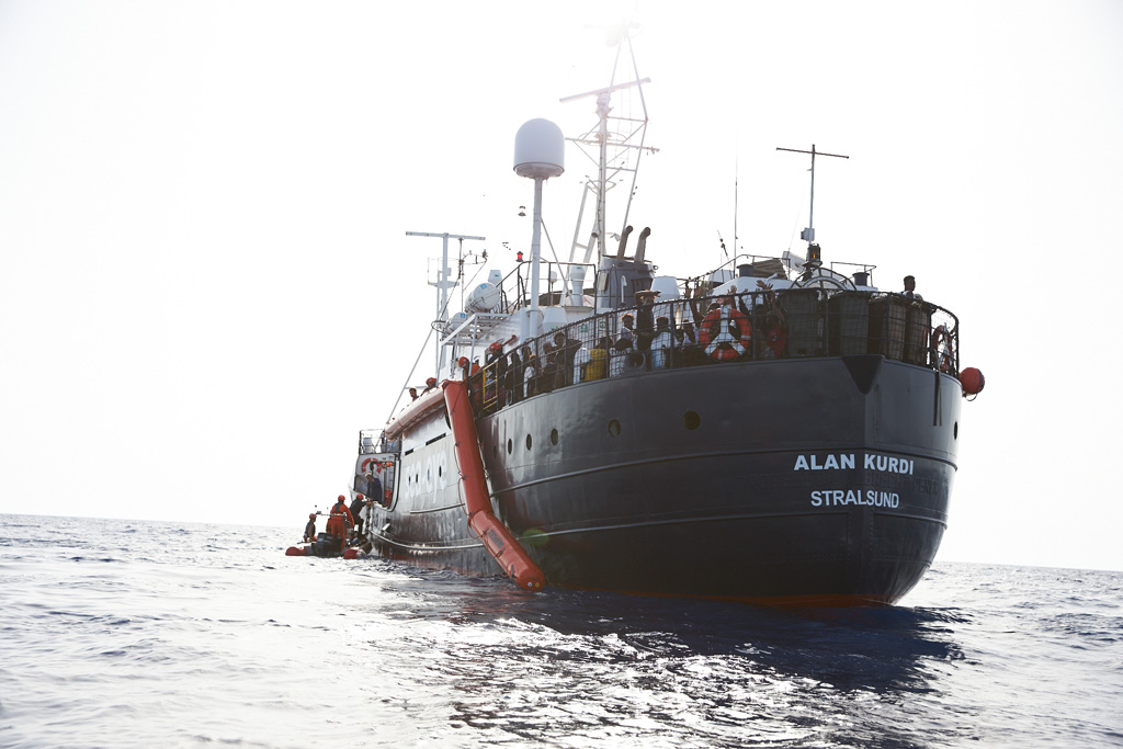 Rettungsschiff "Alan Kurdi" (Archivbild: Fabian Henz/AFP)