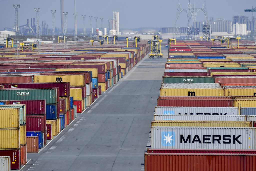Container im Hafen von Antwerpen (Bild: Dirk Waem/Belga)