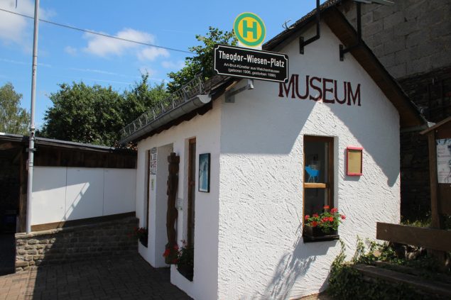 Museum in der Wartehalle Welchenhausen (Bild: Michaela Brück/BRF)