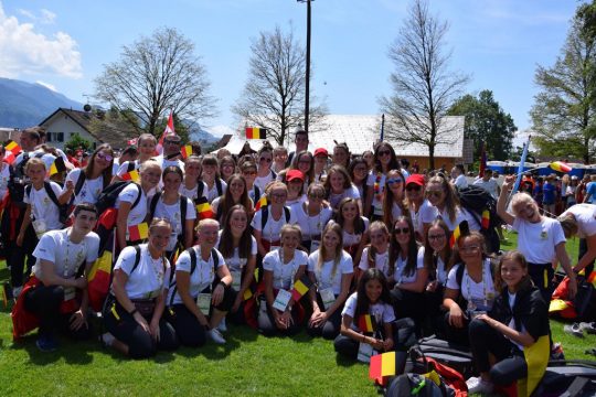 Die Gruppe aus Nidrum und Recht vor der Eröffnung der Gymnaestrada (Bild: privat)