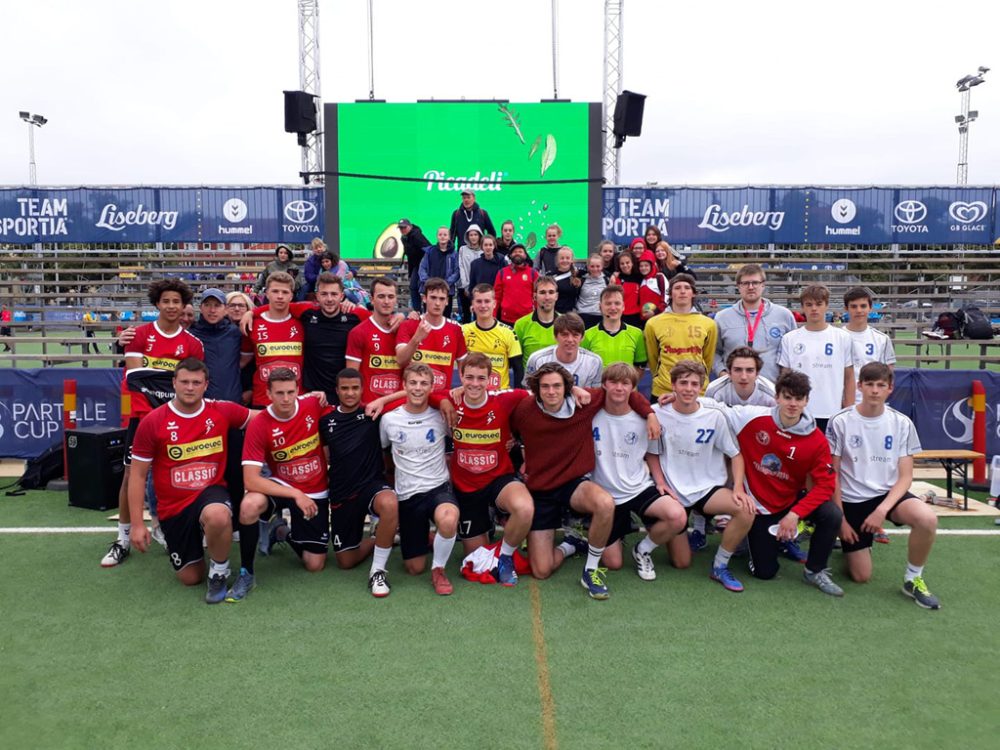 Teilnehmer aus Eynatten mit anderen Belgiern beim Partille-Cup in Göteborg