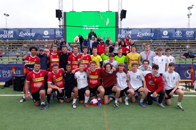 Teilnehmer aus Eynatten mit anderen Belgiern beim Partille-Cup in Göteborg