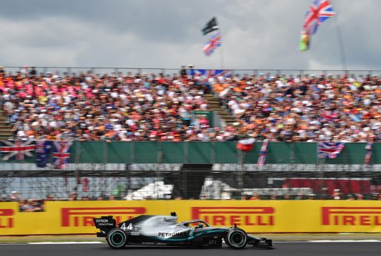 Erster Platz für Hamilton in Silverstone (Bild: Andrej Isakovic/AFP)