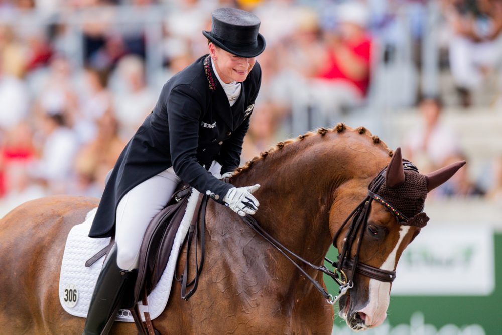 Isabell Werth mit Bella Rose am 18.7.2019 beim CHIO (Bild: Rolf Vennenbernd/dpa/AFP)