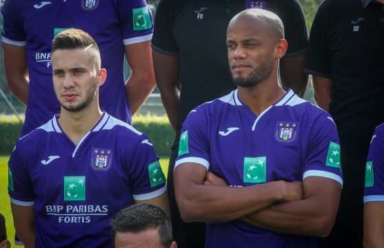 Luka Adzic und Vincent Kompany vom RSC Anderlecht (Bild: Begla/Virgine Lefour)