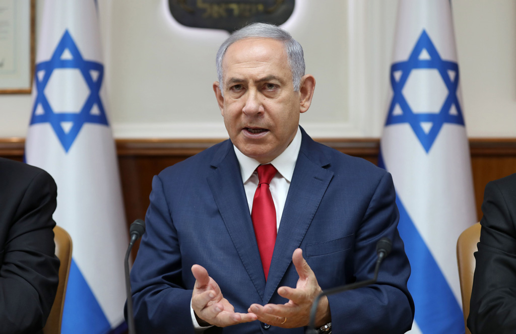 Benjamin Netanjahu bei der wöchentlichen Kabinettssitzung (Bild: Abir Sultan/AFP)