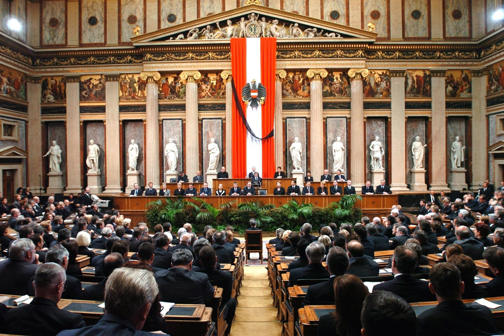 Österreichisches Parlament in Wien (Bild: Robert Jaeger/EPA)
