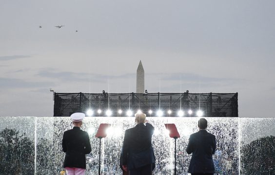 Trump beim Unabhängigkeitstag in Washington (Bild: Mandel Ngan/AFP)