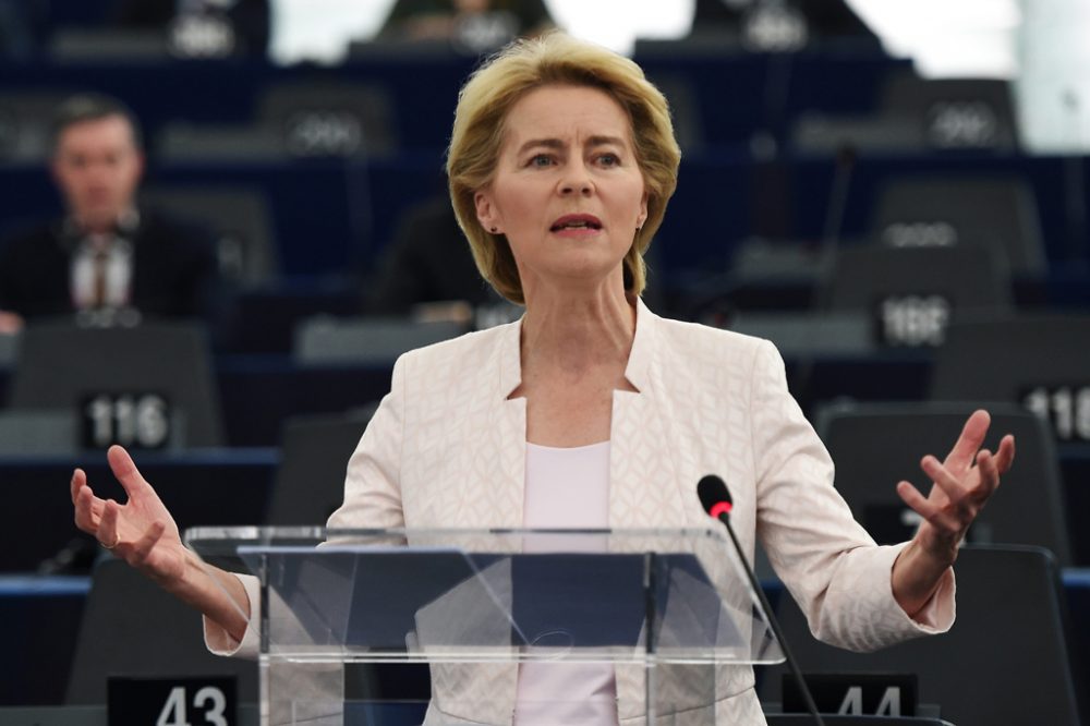 Ursula von der Leyen bei ihrer Bewerbungsrede im Europaparlament in Straßburg (Bild: Frederick Florin/AFP)