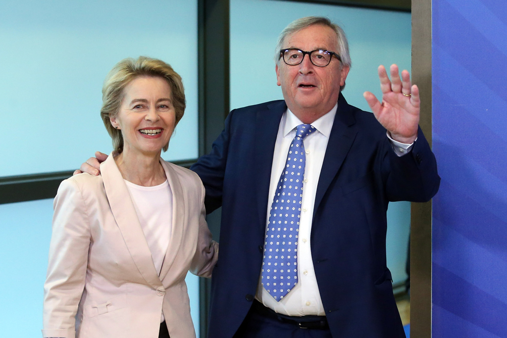 Ursula von der Leyen und Jean-Claude Juncker in Brüssel (Bild: François Walschaerts/AFP)