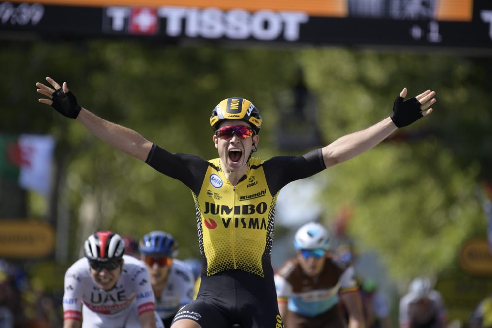 Wout Van Aert holt den dritten belgischen Etappensieg bei der Tour de France (Bild: Yorick Jansens/Belga)