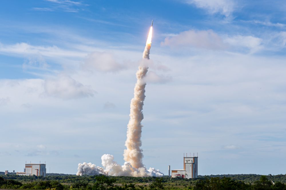 Rakete startet vom Weltraumbahnhof in Kourou ins All (Archivbild: Jody Amiet/AFP)