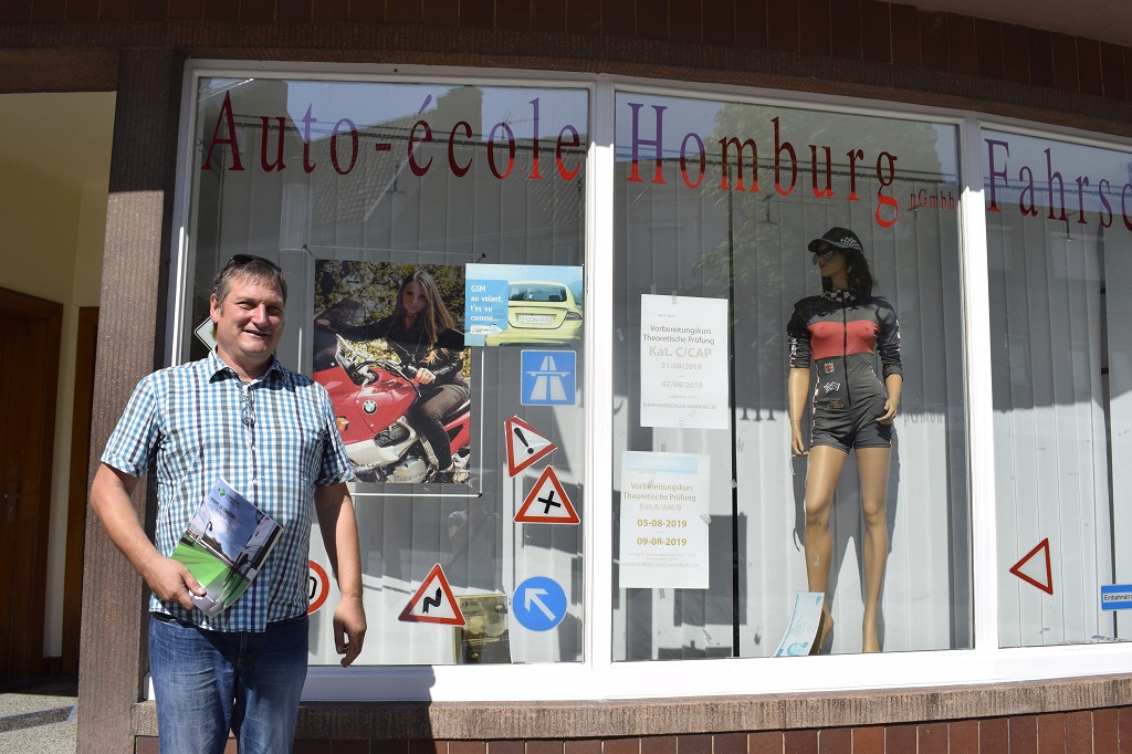 Fahrlehrer Hentschel von der Fahrschule Homburg (Bild: Raffaela Schaus/BRF)