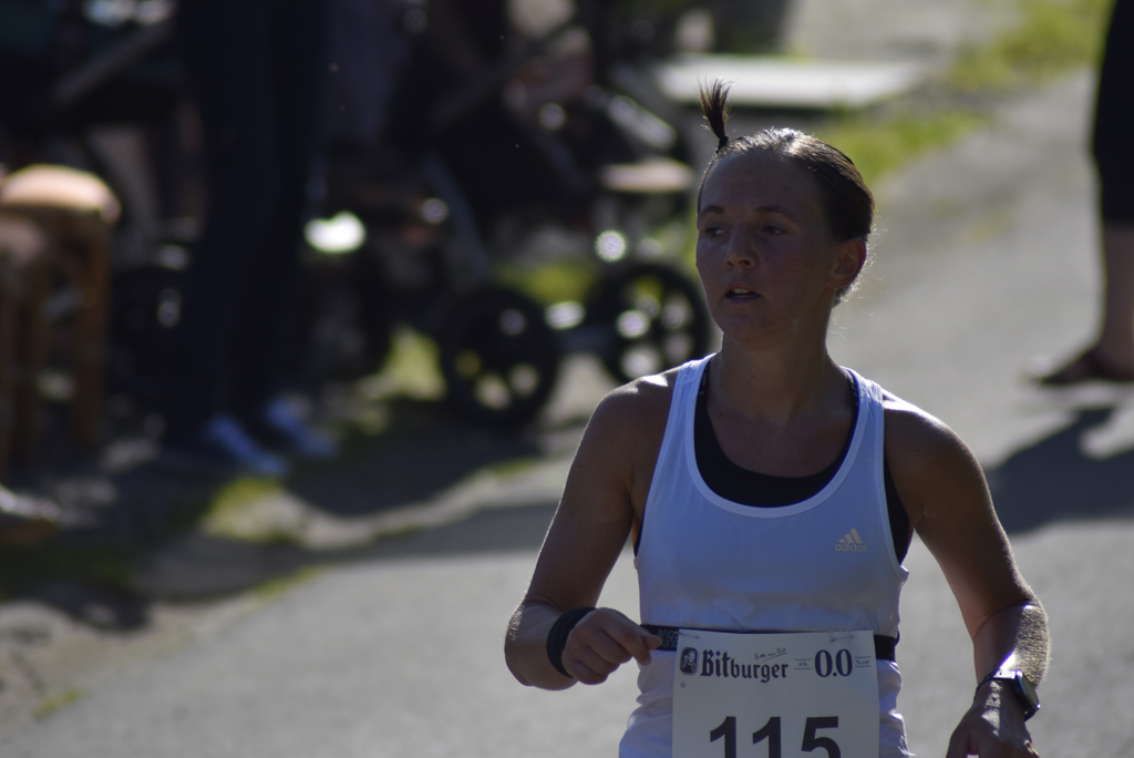 Kerstin Heinen aus Emmels, die schnellste Frau des Halbmarathons (Bild: Stephan Pesch/BRF)