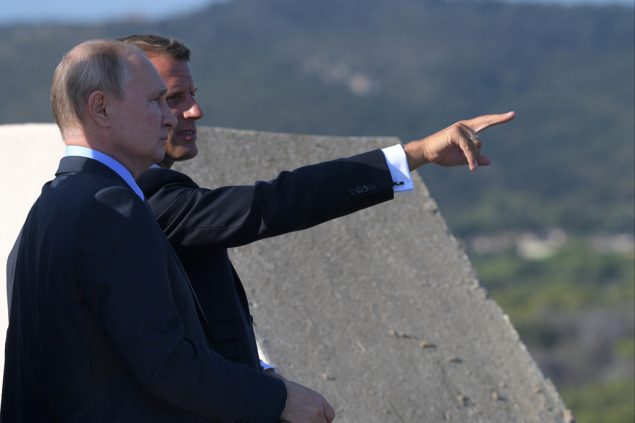 Frankreichs Präsident Macron und Russlands Präsident Putin am 19.8. in Fort Brégançon (Bild: Alexel Druzhinin/Sputnik/AFP)