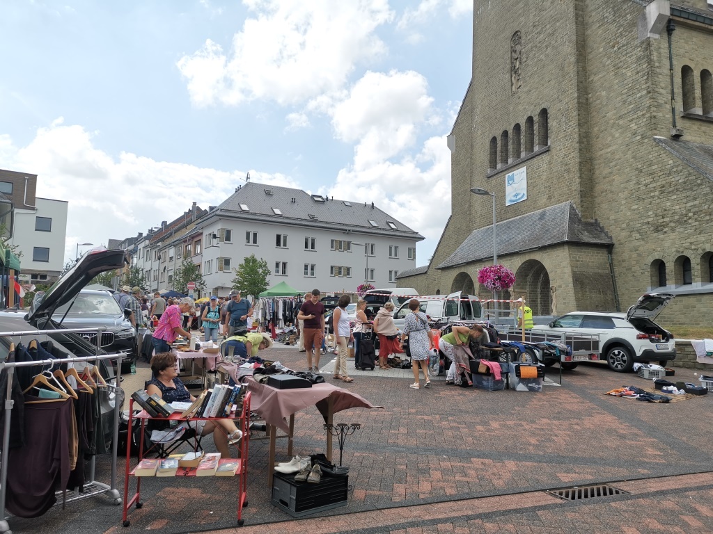 Trödelmarkt in St. Vith (Bild: BRF/Raffaela Schaus)