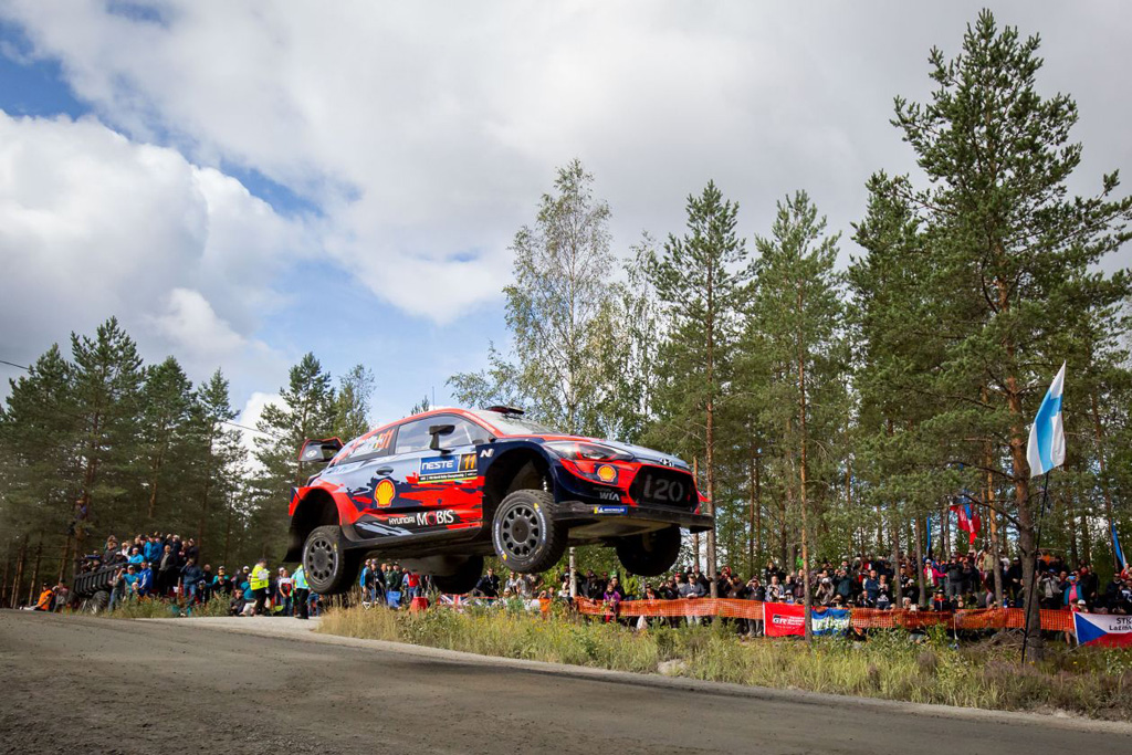 Thierry Neuville bei der Rallye Finnland (Bild: Hyundai Motorsport)