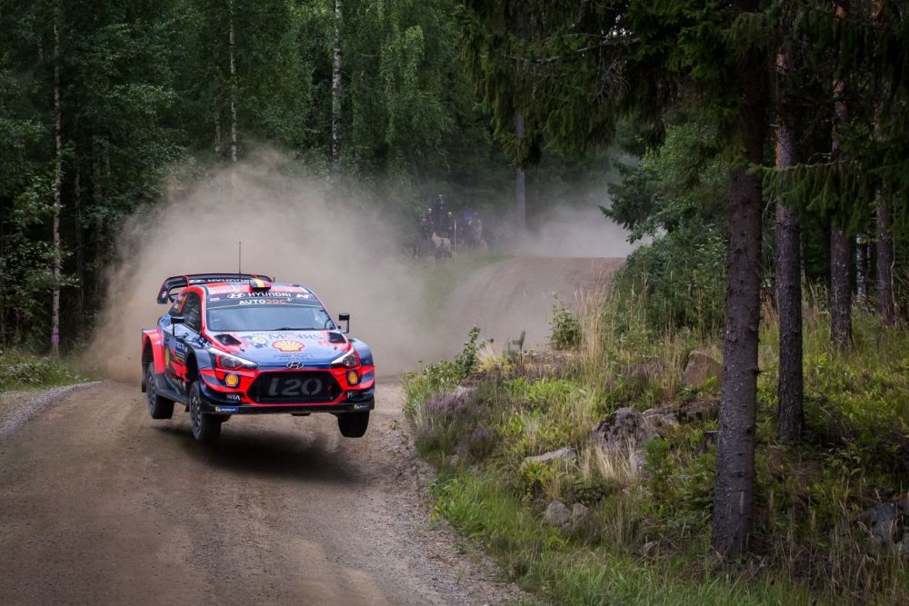 Thierry Neuville bei der Rallye Finnland (Bild: Hyundai Motorsport)