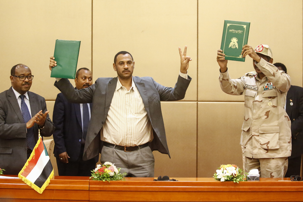 Sudan: Teilung der Macht besiegelt (Bild: Ashraf Shazly/AFP)