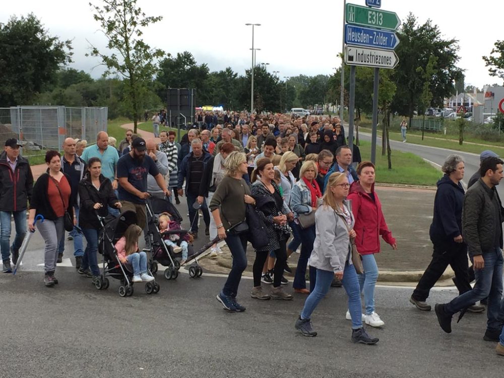 Trauermarsch in Beringen (Bild: Marc Dirix/Belga)