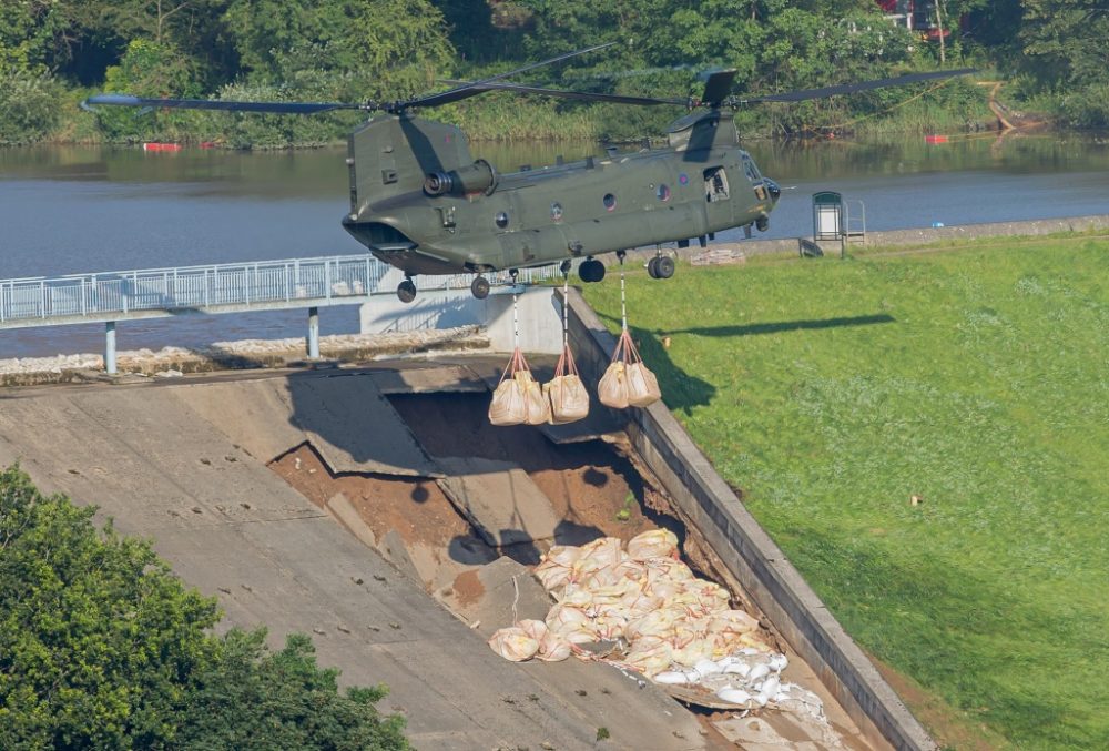 Drohender Dammbruch in England (Bild: Roland Harrison/AFP-