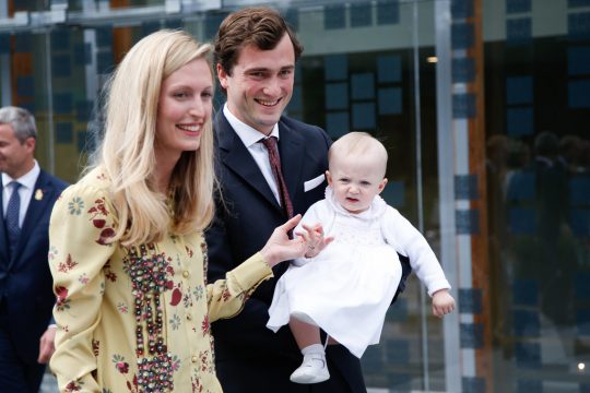 Prinzessin Elisabetta und Prinz Amedeo am 29.6.2017 mit ihrer Tochter Anna Astrid (Bild: Bruno Fahy/Belga)