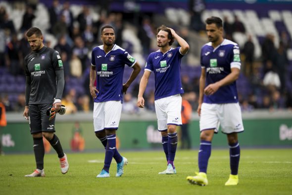 Enttäuschung bei den Anderlecht-Spielern Isaac Kiese Thelin, Derrick Luckassen und Nacer Chadli (Bild: Jasper Jacobs/Belga)