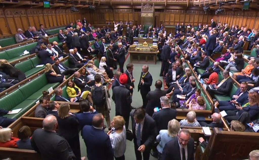 Die Abgeordneten im britischen Parlament (Bild: PRU/AFP)