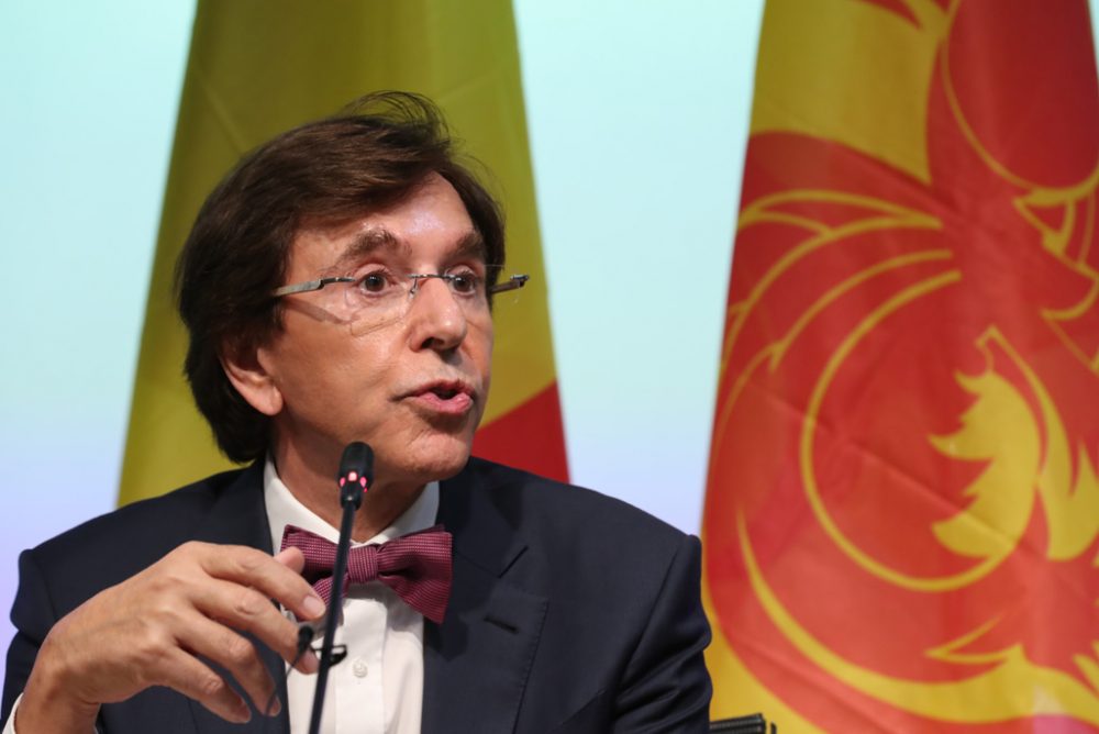 PS-Chef Elio Di Rupo bei der Vorstellung des Regierungsabkommens (Bild: Benoît Doppagne/Belga)