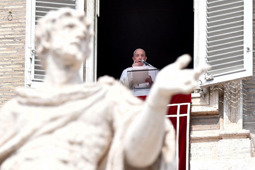 Papst Franziskus beim Angelus-Gebet am Sonntag