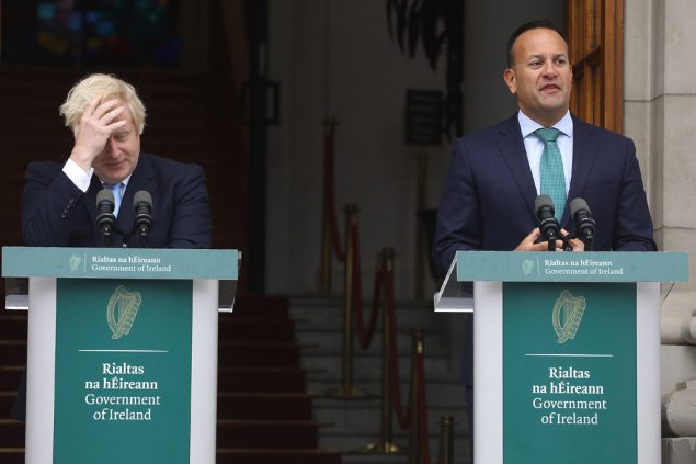 Boris Johnson und Leo Varadkar bei der Pressekonferenz nach ihrem Treffen (Bild: Lorraine O'Sullivan/AFP)