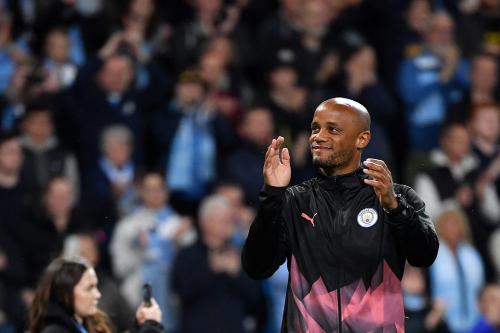 Vincent Kompany verabschiedet sich im Etihad-Stadium von Manchester (Bild: Paul Ellis/AFP)