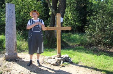Neues "Kreuz der Verlobten" im Venn eingeweiht (Bild: Michaela Brück/BRF)