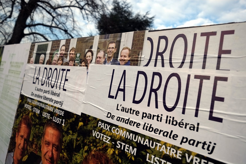 Archivbild: Wahlplakate von La Droite