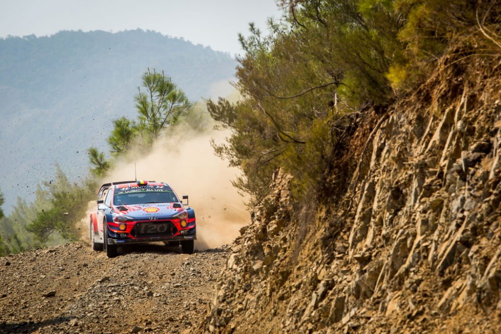 Thierry Neuville und Nicolas Gilsoul beim Shakedown am Donnerstagmorgen (Bild: Fabien Dufour/Hyundai Motorsport)