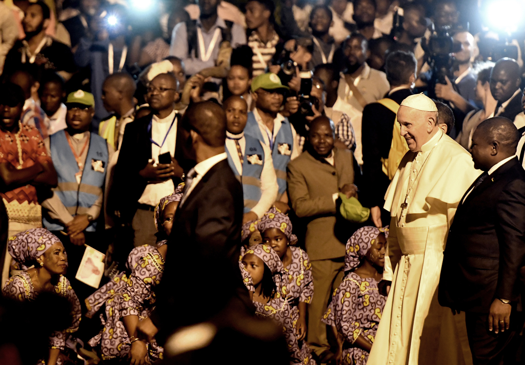 Papst Franziskus bei seiner Ankunft in Mosambik