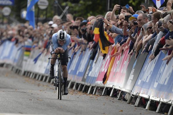 Remco Evenepoel beim Einzelzeitfahren der Straßenrad-WM - am Ende gab es Silber! (Bild: Yorick Jansens/Belga)