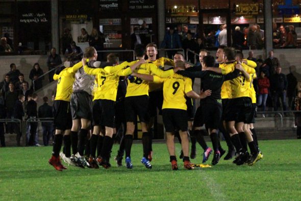 FC Bütgenbach gewinnt das Ostbelgien-Derby in St. Vith (Bild: Robin Emonts/BRF)