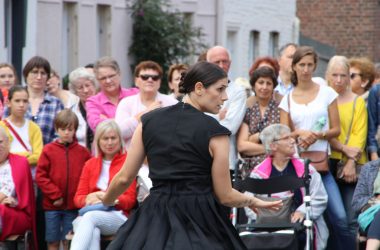 Tanzende Stadt in Eupen: die Companhia de Dança de Almada aus Portugal (Bild: Michaela Brück/BRF)