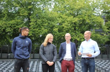 V.l.n.r. Bo Kanda Lita Baehre (U23 Europameister), Laura Giese (5. Platz Deutsche U18-Meisterschaft), Andreas Schneider (Geschäftsführer NetAachen) und Kai Meesters (Pressesprecher NetAachen-Domspringen) (Bild: Olga Duckwitz/BRF)