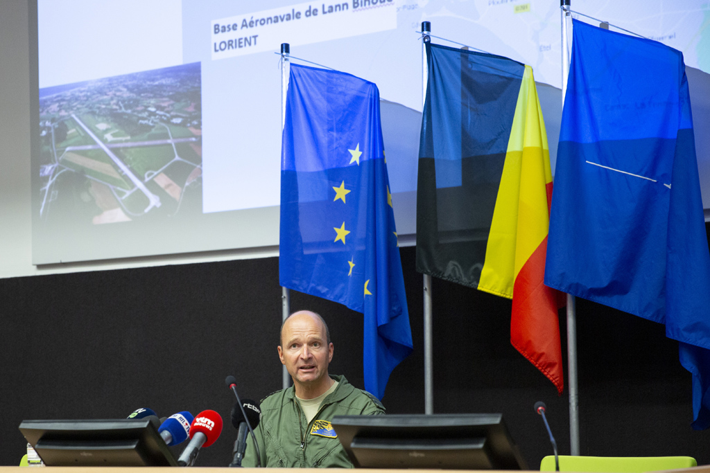 Kommandant Frederik Vansina während der Pressekonferenz der Armee in Evere (Bild: Hatim Kaghat/Belga)