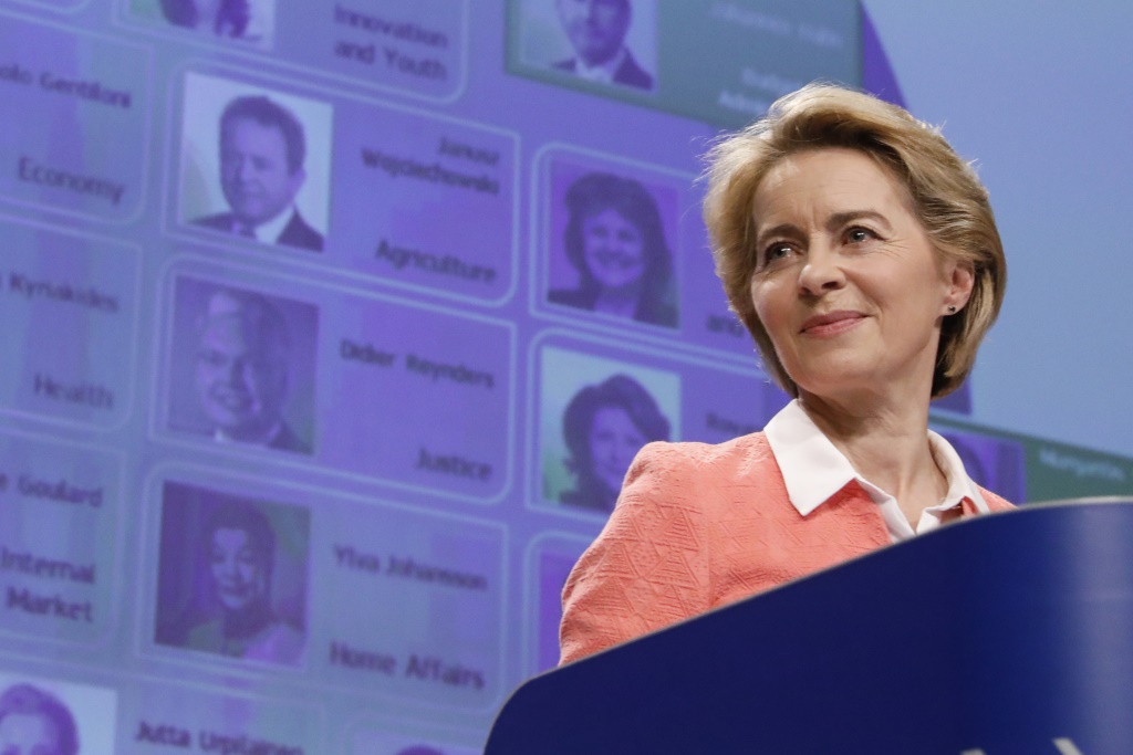 Die designierte neue EU-Kommissionspräsidentin Ursula von der Leyen bei der Vorstellung der EU-Kommissare (Bild: Thierry Roge/ Belga)