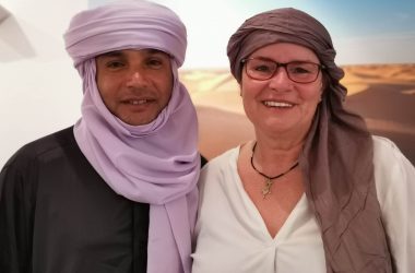 Nomadenführer Habib und Ursula Dahmen (Bild: Raffaela Schaus/BRF)