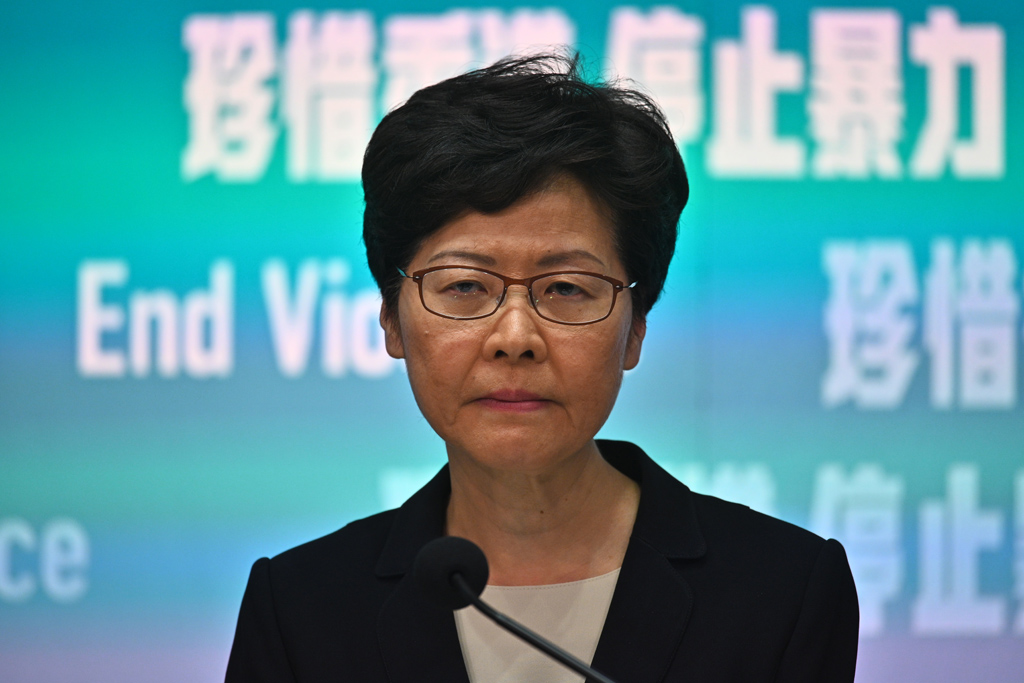 Hongkongs Regierungschefin Carrie Lam (Bild: Philip Fong/AFP)