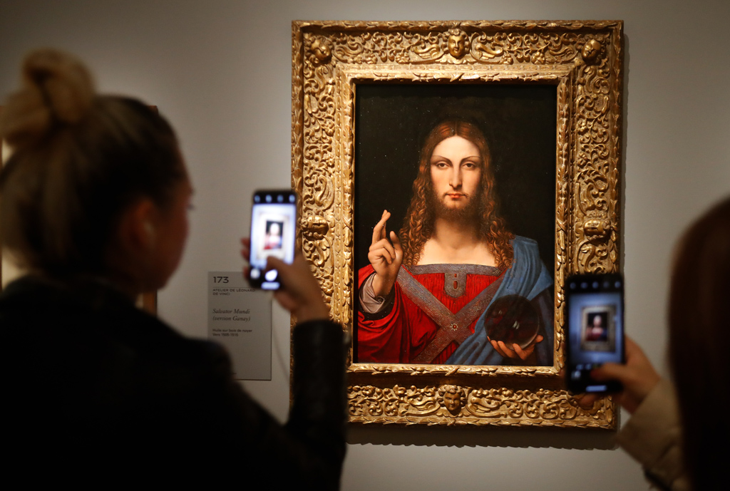 Das Gemälde "Salvator Mundi" bei der Da-Vinci-Ausstellung im Louvre (Bild: François Guillot/AFP)