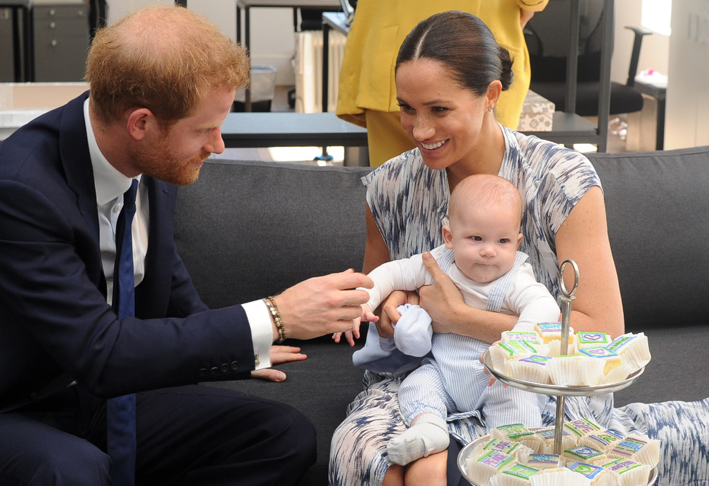 Prinz Harry mit seiner Frau Meghan und Sohn Archie (Archivbild: Henk Kruger/AFP)