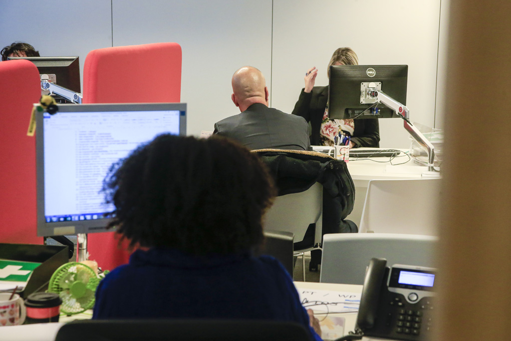 Menschen bei der Arbeit am Computer (Illustrationsbild Thierry Roge, Belga)