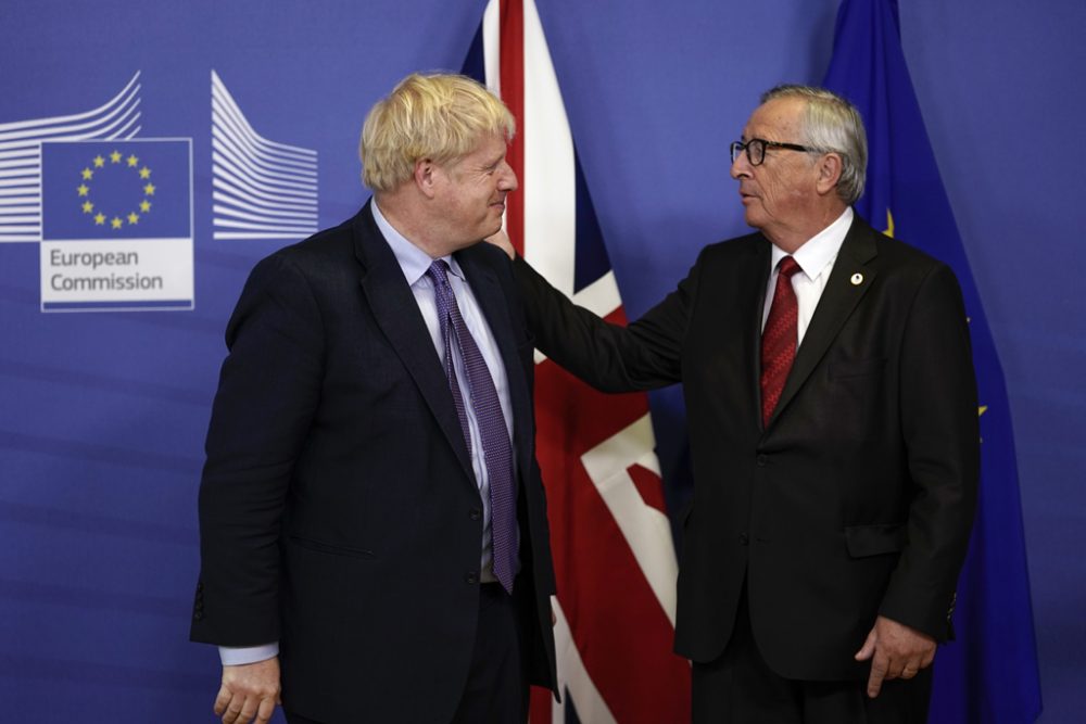 Großbritanniens Premier Boris Johnson und EU-Kommissionspräsident Jean-Claude Juncker am 17. Oktober in Brüssel (Bild: Kenzo Tribouillard/AFP)