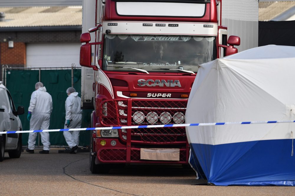 Der Lkw mit 39 Toten (Bild: Ben Stansall, AFP)